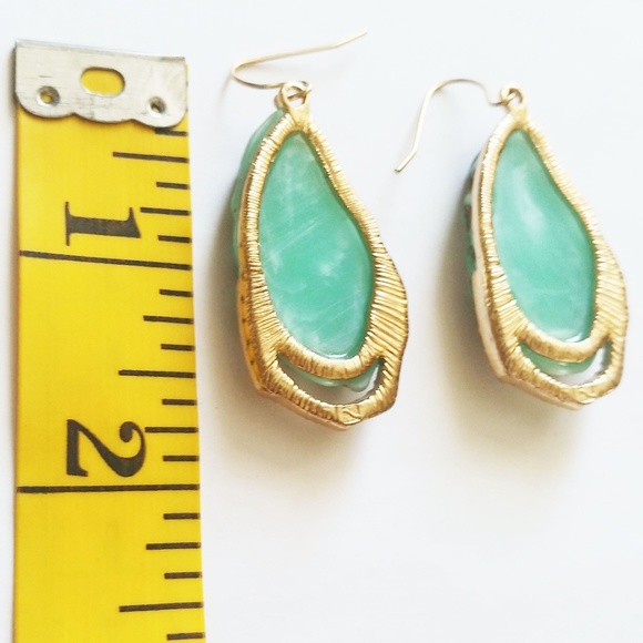 Rough Cut Green Gem Earrings St Pattys Faux Rock - Picture 3 of 3